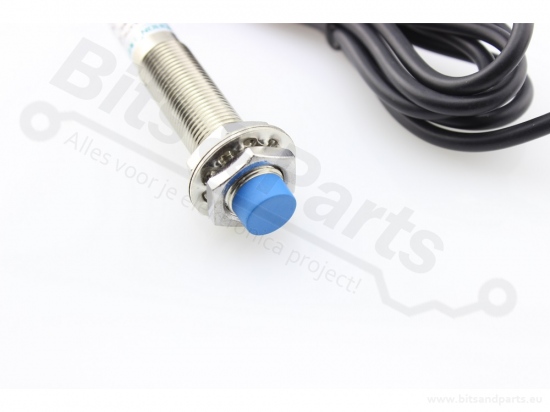 Metal sensor / Distance sensor inductive 4mm LJ12A3-4-Z/BY PNP/NO